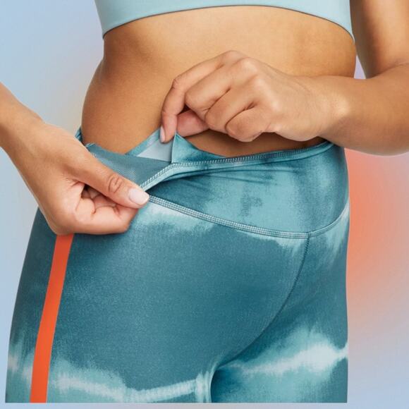 NIKE LUXE Women’s Small Mid Rise Leggings - Picture 7 of 9